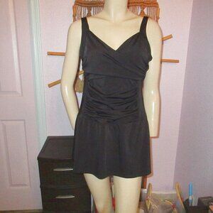 Soma Black Swimdress Size 16 One Piece Slimming Bra Skirt Minimalist Neutral EUC
